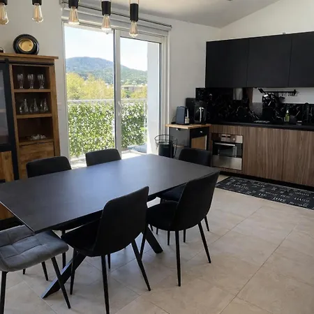 Le Duplex Azur, Terrasse & Vue * סן-מקסים