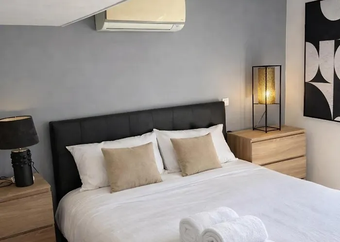 דירה Le Duplex Azur, Terrasse & Vue סן-מקסים