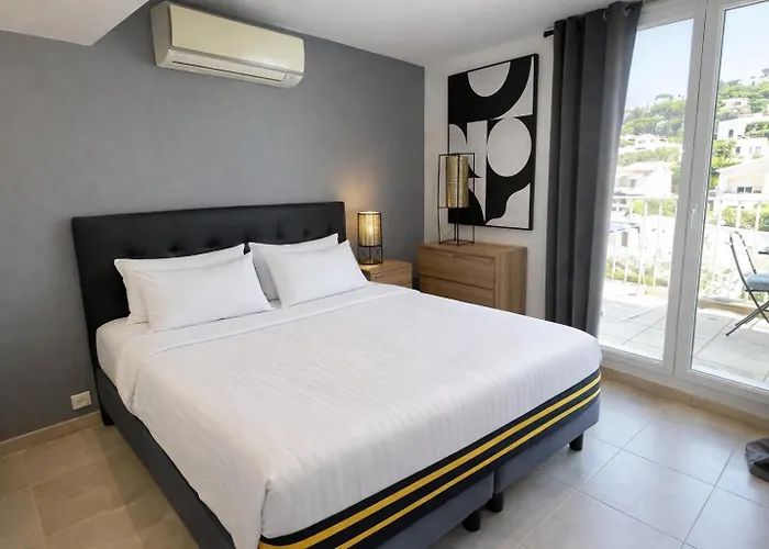 Le Duplex Azur, Terrasse & Vue * סן-מקסים